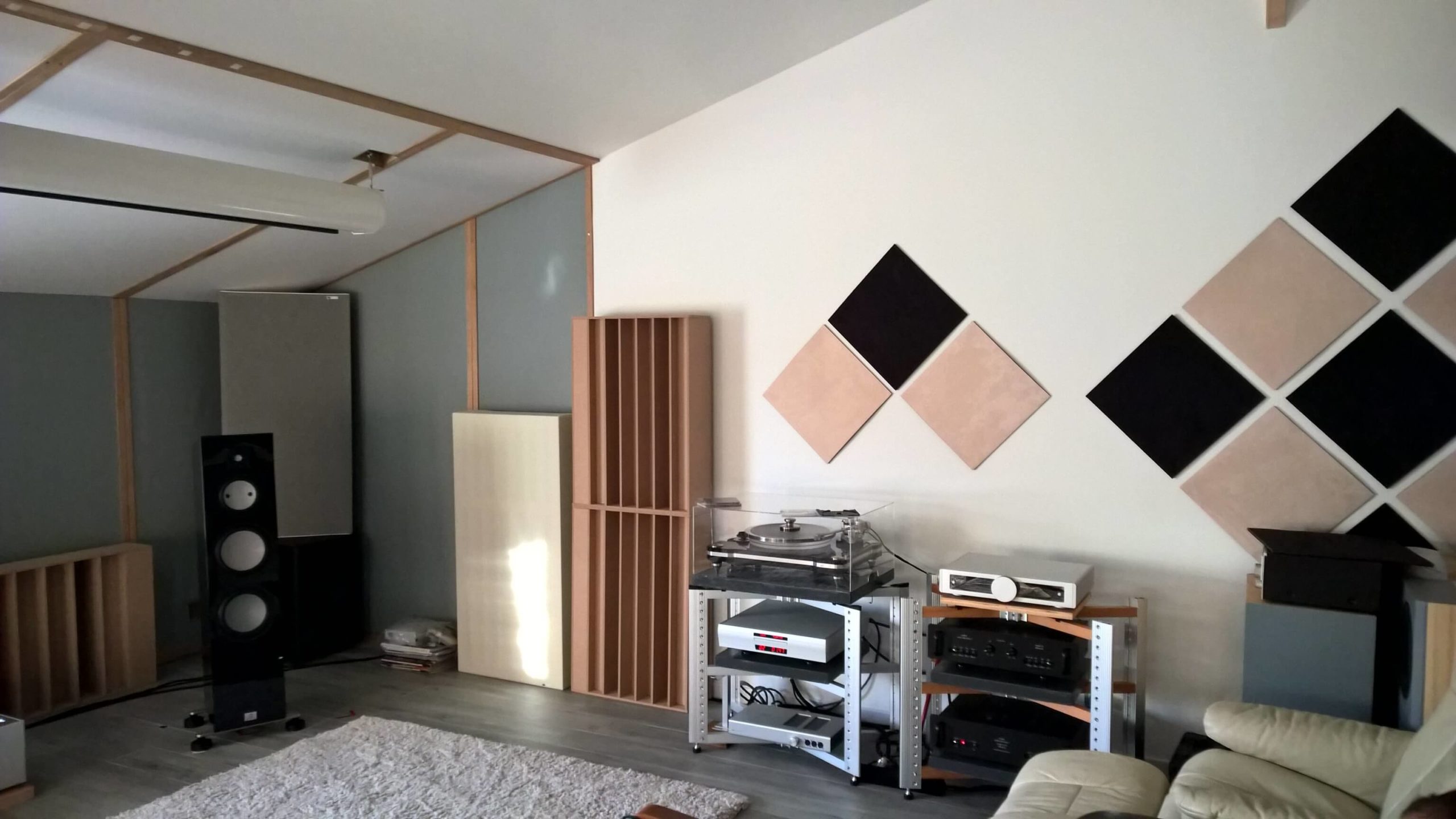 Salle-ecoute-audiophile-scaled